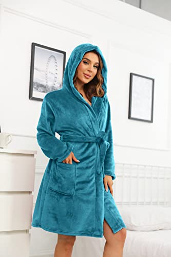 Image of U2SKIIN Women Hooded Fleece Robe, Short Plush Robes for Womens With Hood Soft Warm Spa Bathrobe