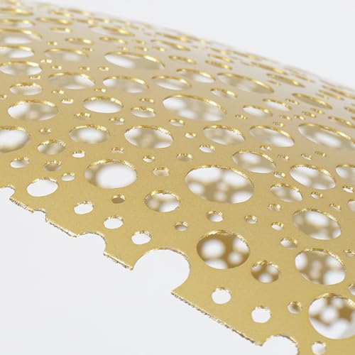 Suspension de plafond encastrée en fer forgé noir au design géométrique ajouré