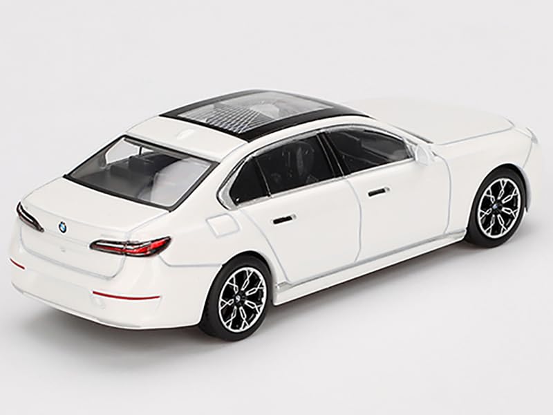 Amazon.com: i7 xDrive60 Mineral White Metallic Limited