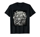 Happy Aliens Group Selfie Area 51 Funny UFO Extraterrestrial T-Shirt