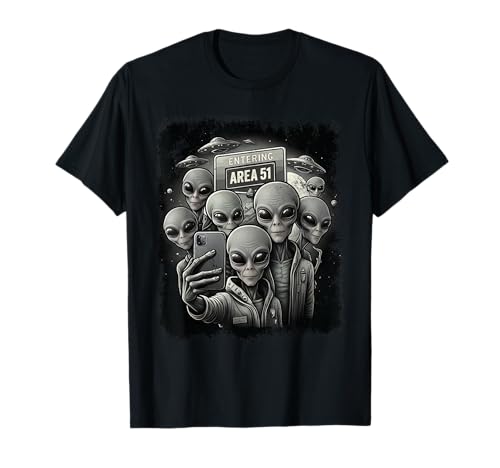 Happy Aliens Group Selfie Area 51 Funny UFO Extraterrestrial T-Shirt