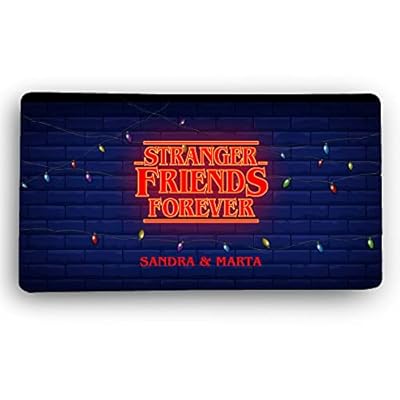 LolaPix Alfombrilla Raton Gaming. Alfombrilla Personalizada. Protector Mesa de Escritorio XXL. 600 * 350 * 2mm. Base de Goma Antideslizante. Mouse Pad Gaming. Stranger Friends | Ya disponible en tu tienda friki favorita! En mundofriki.es!