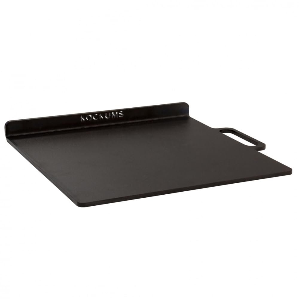 Kockums Jernverk Pizzastahl mit Kante 37x32 cm – Backstahl Pizzaplatte Brotbackstein Pizzastein Alternative – 6 mm Karbonstahl – PFAS-frei – Gasgrill Grill Backofen Herd offenes Feuer – Made in Sweden
