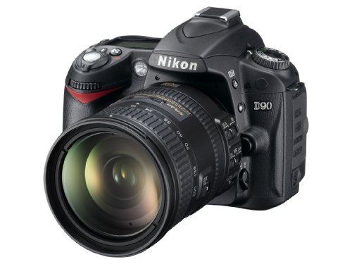 Nikon D90 – Cámara Réflex Digital 12.9 MP (Objetivo AF-S VR DX 18-200mm 3.5-5.6G IF-ED)