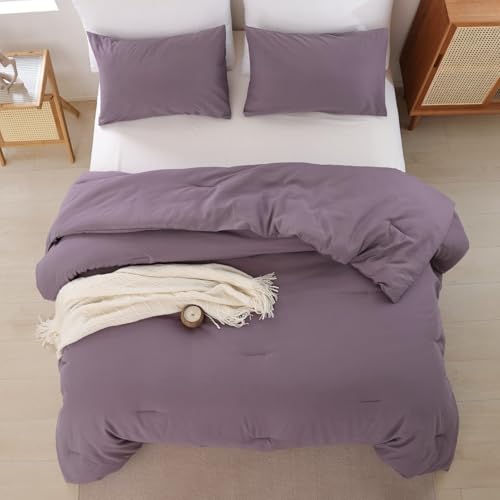 Image of ROSGONIA Oversized King Comforter 120x120, 3pcs Super King Comforter (1 Dusty Purple Comforter & 2 Pillowcases) Lightweight Warm Bedding Blanket