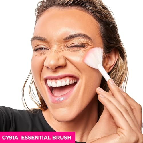 Image of wet n wild Fan Brush, Blending Brush for Highlighter, Blush, & Peel Masks, Ergonomic Handle (Pack of 2)