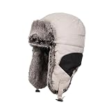 Détails : forme typique du bonnet de trappeur russe pour un look authentique