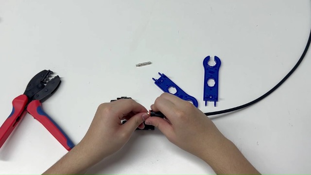 Kit Completo Per Crimpare Pannelli Solari: Pinza 2.5/4/6 Mm² + 6 Connettori + Chiavi – Attrezzi Fotovoltaici - 2