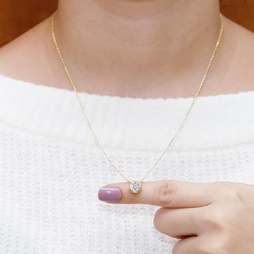 Savearth Diamonds MNO-CHN-3-PEN-MOI-6.5MM-YSL 1.00 Ct 6.5Mm Round Cut Lab Created Moissanite Diamond Bezel Set Solitaire Pendant Necklace In 14K Yellow Gold Over Sterling Silver 18 Inch Chain thumb #2