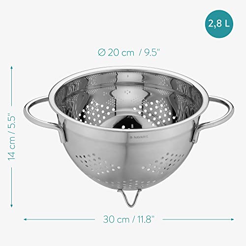 Foto von Navaris Nudelsieb Edelstahl rostfrei groß - Ø20cm Seiher mit Füßen - Abtropfsieb Abgiesser Abgießsieb - Abschütthilfe aus Metall