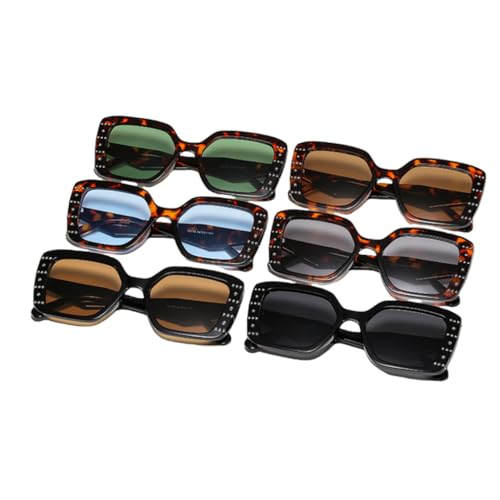 Lunettes de soleil transparentes finition rétro design minimaliste chic