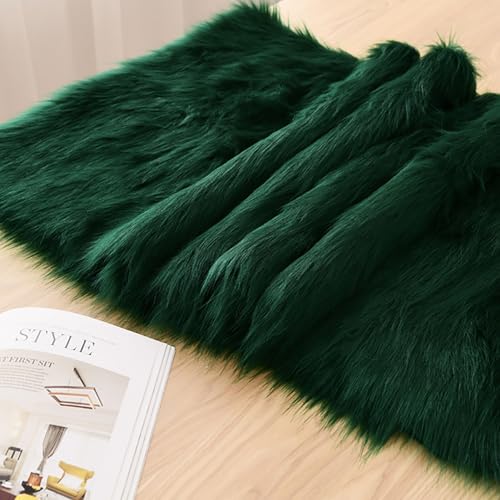 Tissu en fausse fourrure de renard vert foncé pour création DIY