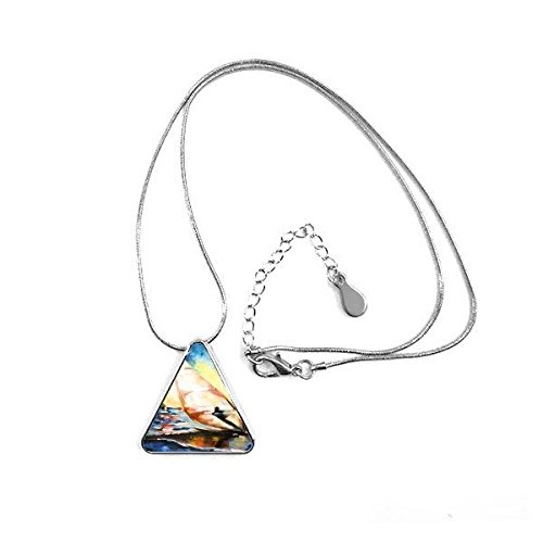 Collier bateau à voile en pendentif triangle pour illuminer vos tenues d'été et de vacances