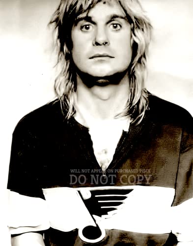 Ozzy Osbourne Mugshot 28,9 x 35,6 cm – Atemberaubende Memphis Tasse Shot Portrait – Black Sabbath – Busted Foto – seltenes Foto – Poster Kunstdruck