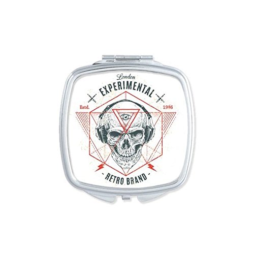 Miroir compact carré pour éviter les fautes de maquillage avec son motif totem