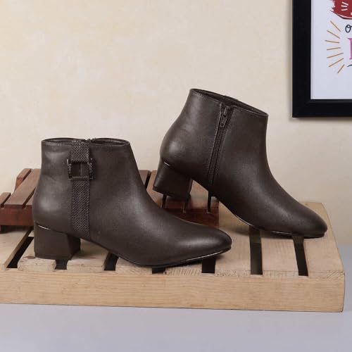 Image of Mochi Women Boots