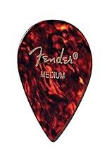 The 551 pick shape is slightly wider than the 451 with a sharp tip Celluloid picks give the traditional feel, with a smooth striking face and a warm, round musical tone The medium gauge picks are ideal for players looking for a warmer tone of a heavy...