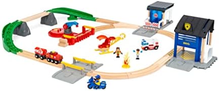 BRIO World 36025 Polizei und Feuerwehr Set Deluxe - Großes Rettungskräfte-Set mit Polizeistation, Feuerwehrzug, Löschhubschrauber und Krankenwagen - Empfohlen für Kinder ab 3 Jahren