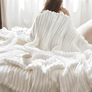 Bedsure King Size Blanket for Bed – Super Soft Cozy Blankets for Women, Cute Large Fleece Blanket for Girls, White, 108×90 Inches
