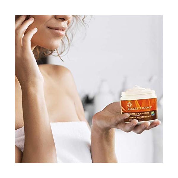 Desert Essence Daily Essential Moisturizer - Nourishing Jojoba, Organic Aloe Vera, Safflower & Geranium Oil - Light-Weight Soothing, Softening Facial Cream - Vegan, Non-GMO, Sulfate & SLS Free - 4oz