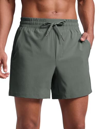Consejos para Comprar Ropa de Running para Hombre los 5 mejores. 45 CRZ YOGA Shorts Pantalones Cortos Deportivos sin Forro para Hombre de Running de Secado Rápido con Bolsillos Salvia Gris Mediano