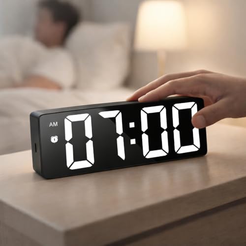 Reloj Despertador Digital LED con Pantalla de Temperatura, Despertador Inteligente con Control de Voz, 3 Niveles de Brillo, Reloj de Mesa para Dormitorio y Mesita de Noche, Pilas o USB - Negro