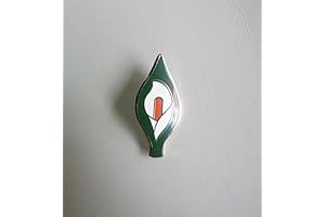 Easter Lily Enamel Pin Badge of 1916 Rebellion