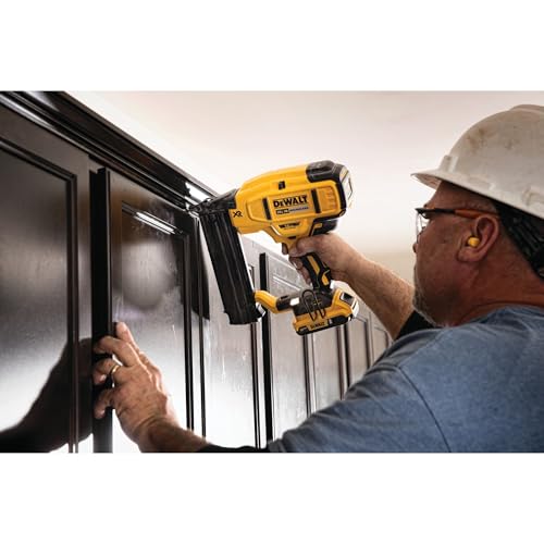 Dewalt DCN680B 20V Max* Xr® 18 Ga Cordless Brad Nailer thumb #3