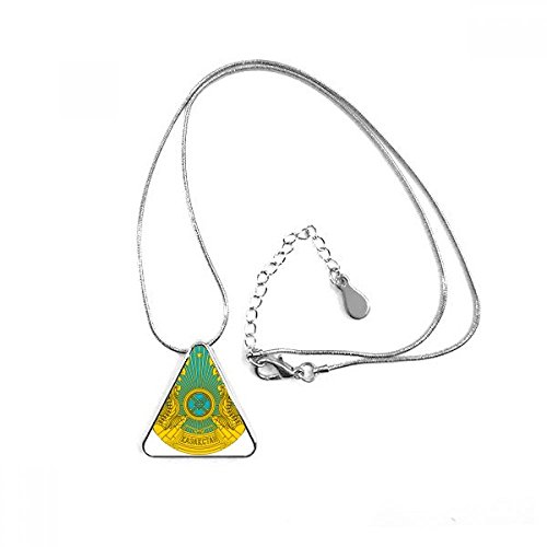 Collier Kazakhstan cadeau pendentif triangle idéal pour les passionnés