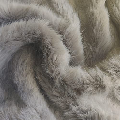 Tissu en fausse fourrure de luxe parfait pour plaid et coussin cocooning au salon