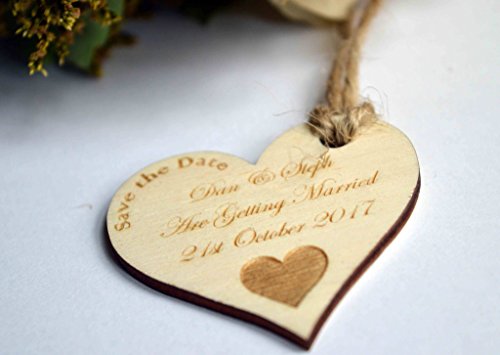 Étiquettes personnalisées en bois précieux en forme de cœur pour mariage