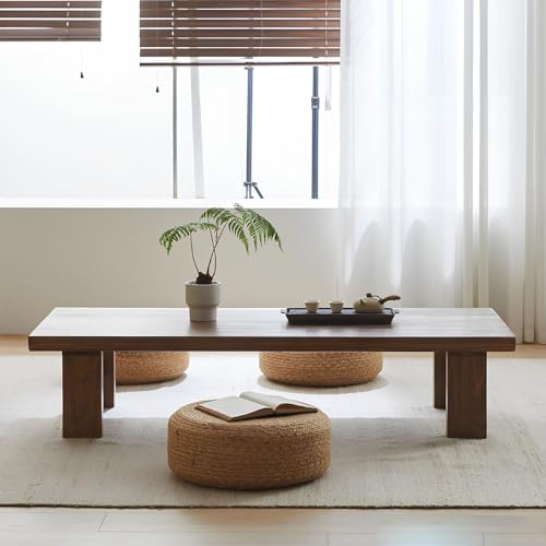 Table basse en bois massif compacte pour optimiser les petits salons