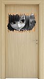 Material: adhesivo de PVC Pegatinas de pared hermosa muñeca Pullip en un prado verde de verano avance de madera en blanco y negro con apariencia 3D etiqueta de la pared o de la puerta etiqueta de la pared decoración 62x42cm