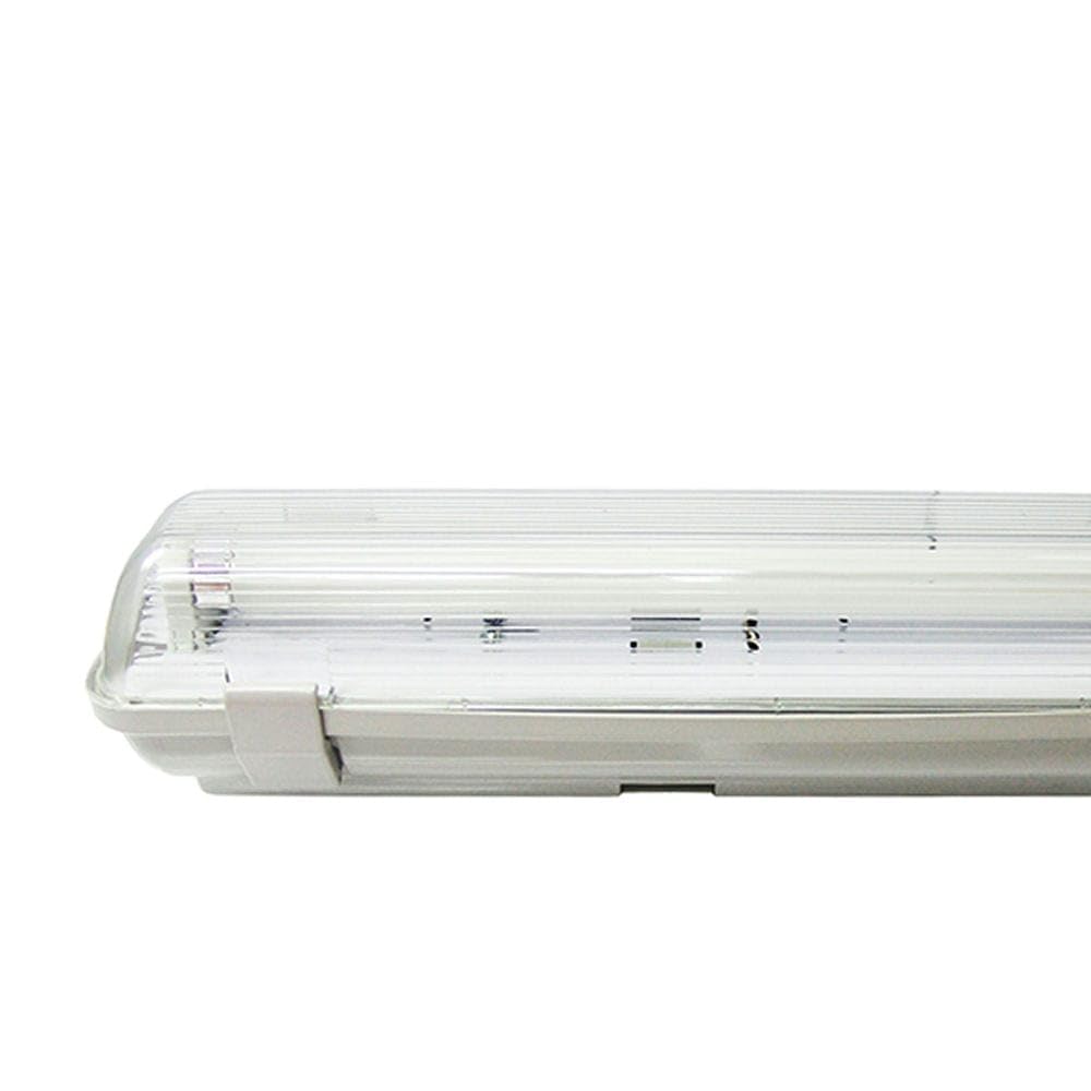 Paralume IP65 per tubo trifo da 58 W e 150 cm, ideale per esterni e ambienti umidi. Garantisce durata ed efficienza di illuminazione, perfetta per migliorare sicurezza e visibilità.