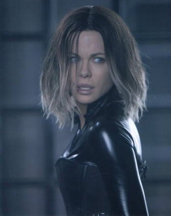 Amazon.co.jp: ブロマイド写真ケイト・ベッキンセール/『アンダー