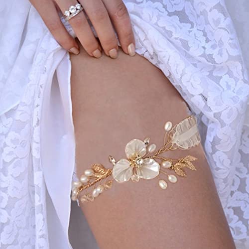 HEREAD Flower Wedding Garters for Bride Gold Pearl Stretch Bridal Garters Set Leaf Leg Ring for Women and Girls3