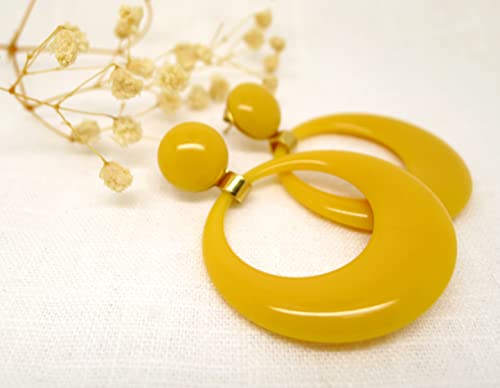 Boucles d'oreilles jaune tournesol en émail et finitions soignées