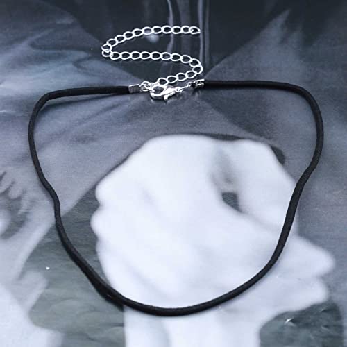 Andelaisi Boho Black Velvet Choker Necklace Punk Suede Choker Necklace Vintage Velvet Cord Necklace Choker Gothic Suede Cord Clavicle Necklace Jewelry for Women4
