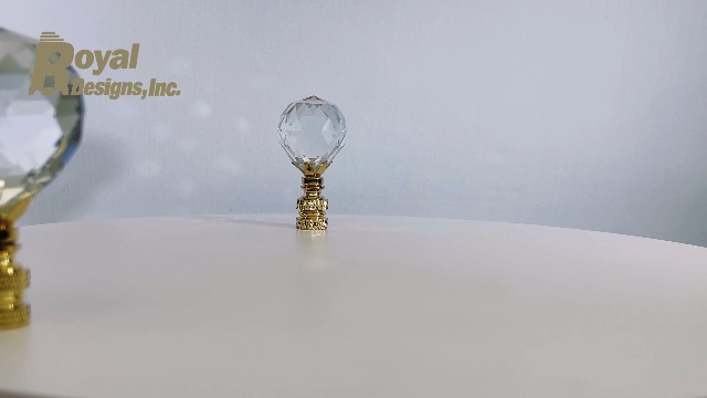 Image of Royal Designs, Inc. Large Faceted Diamond Cut K9 Clear Crystal Finial for Lamp Shade, Polished Brass - Pack of 1 (Medium)