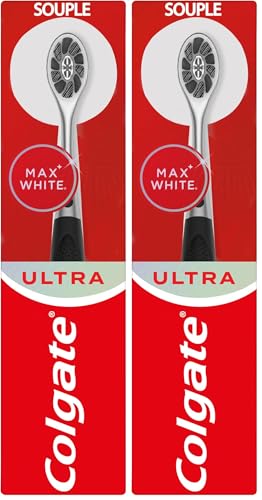 Cepillo de dientes manual Colgate que elimina manchas superficiales gracias al carbón activo