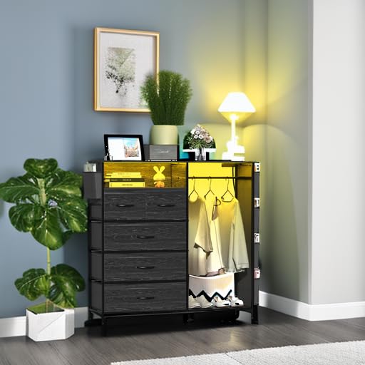 Cómoda para dormitorio con perchero, bolsillos laterales, cómoda de 5 cajones con estación de carga, luces LED, cómoda de almacenamiento negra para guardería, pasillo, armario, marco de acero 5