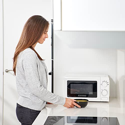 BLACK+DECKER BXMY700E - Mikrowelle mit 20 l Volumen und 700 W Mikrowellenleistung, 6 Leistungsstufen, Auftaufunktion, 30-Minuten-Timer, Signalton, 245 mm Glasdrehteller, Kompaktes Design 6 BLACK+DECKER BXMY700E - Mikrowelle mit 20 l Volumen und 700 W Mikrowellenleistung, 6 Leistungsstufen, Auftaufunktion, 30-Minuten-Timer, Signalton, 245 mm Glasdrehteller, Kompaktes Design