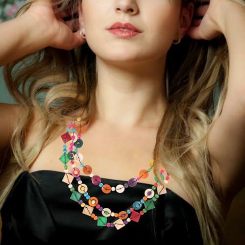 Collier de perles de bois de coco pour sublimer une robe de plage