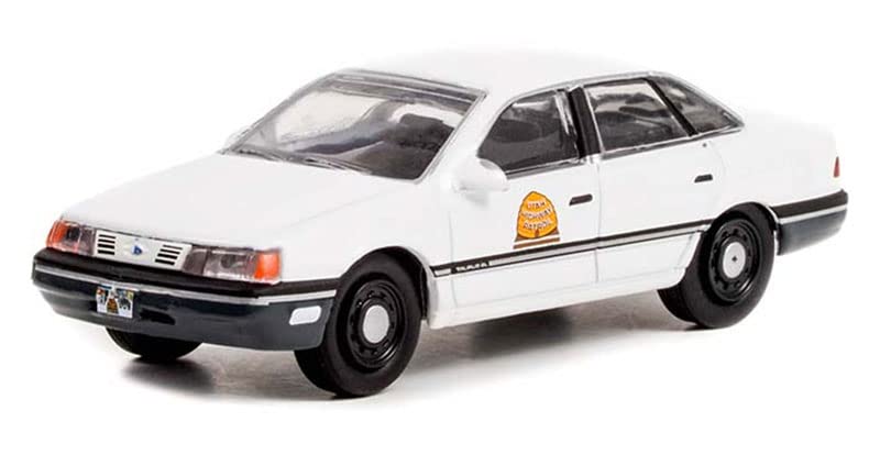 Amazon.com: Greenlight 42990-A Hot Pursuit Series 41-1990 Taurus