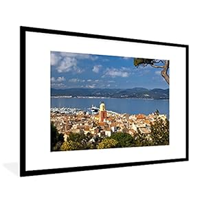 Poster met lijst Saint-Tropez – Poster met lijst Luchtfoto van Franse havenplaats Saint-Tropez – 90×60 cm