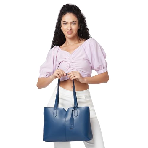 Image of Globus Women Black Solid Party Handheld Bag