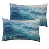 Paire de taille parfaite : lot de 2 belles taies d'oreiller imprimées de surface de mer dans une taille standard de 30 x 50 cm, s'adapte à la plupart des oreillers standard. Ces belles taies d'oreiller imprimées de surface de mer offrent une douceur, une durabilité et une respirabilité exceptionnelles, assurant une expérience de sommeil confortable et luxueuse.