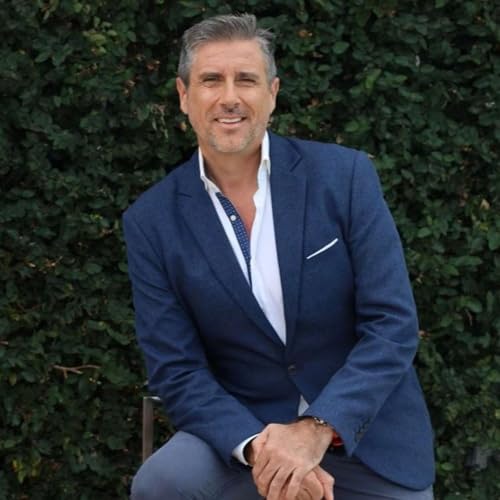 How Operational Insight Fuels Commercial Success in Hospitality - Oscar Serrano, UMusic Hospitality Podcast Por  arte de portada