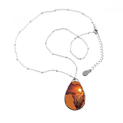 Collier lion prairie d'Afrique pour remplacer les bijoux ternes sans aucun style