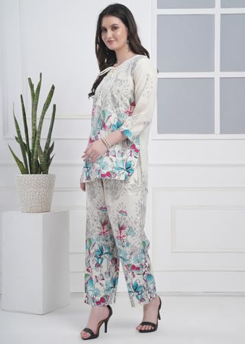 Image of Women Printed Short Kurti with Pant Set